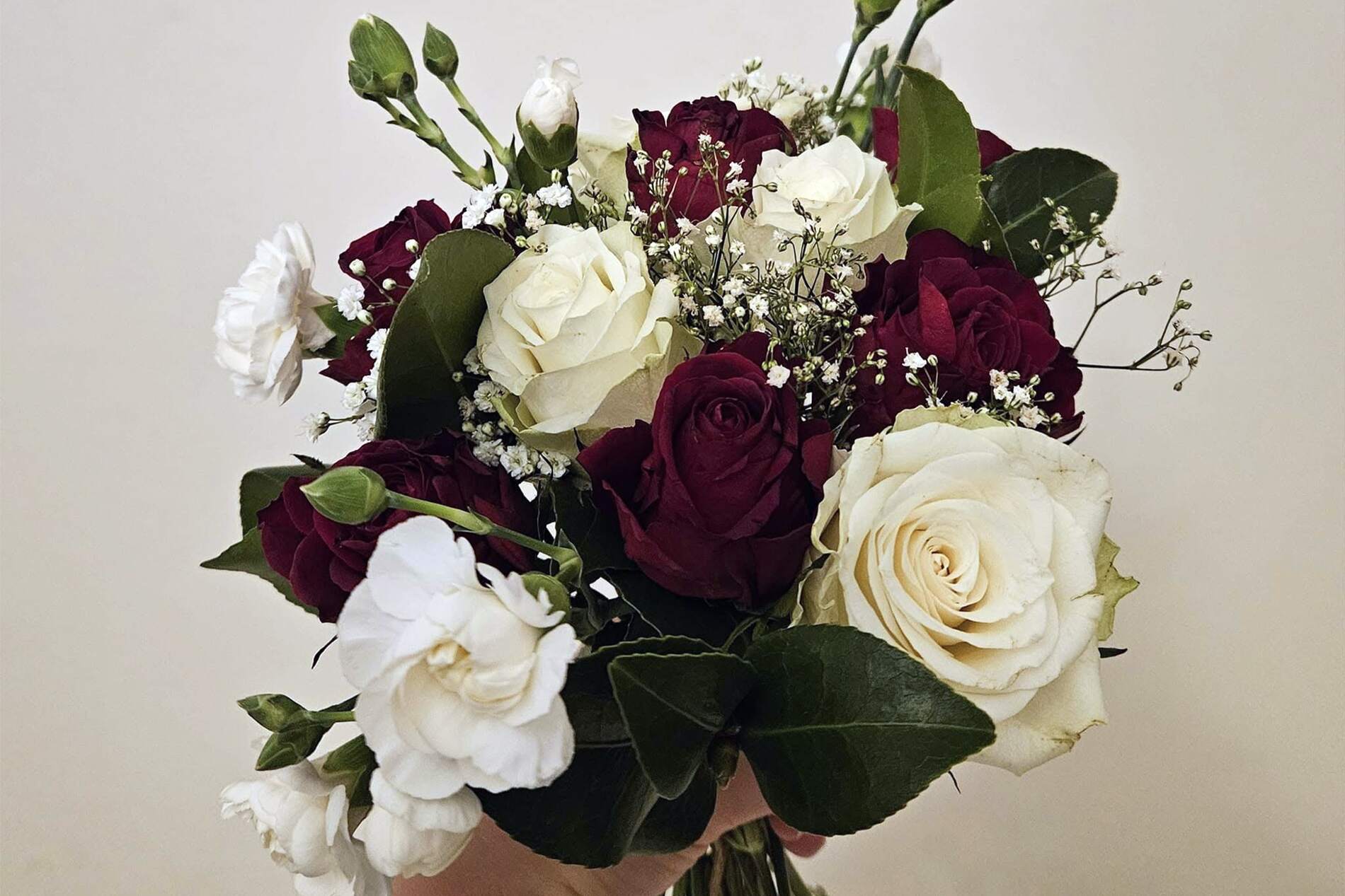 Wedding flowers by Ani's Floral Design in Bristol